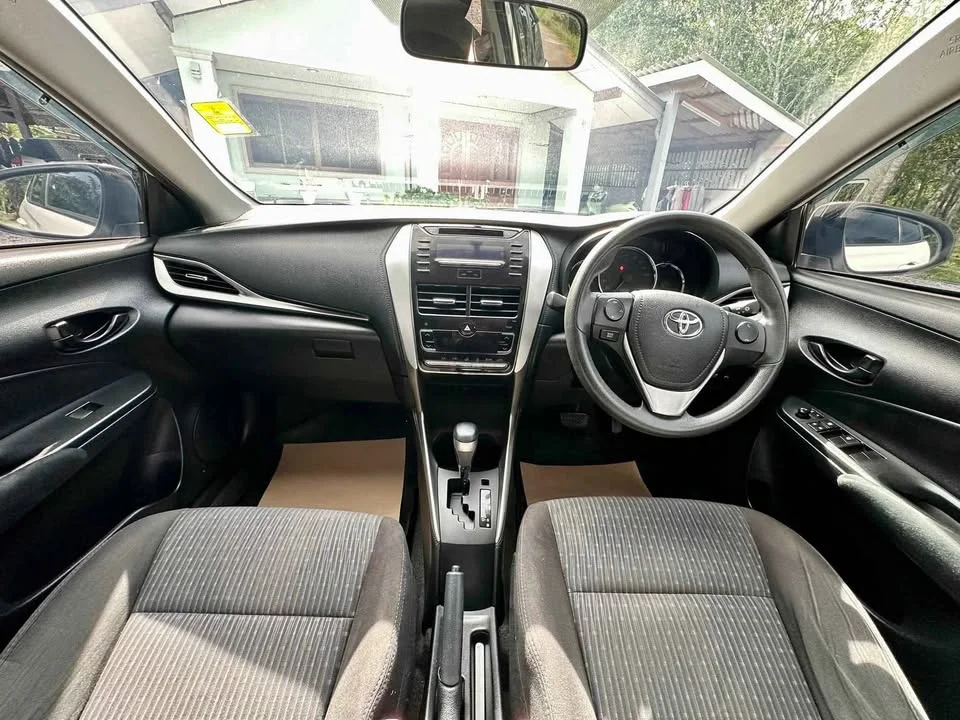 2017 Toyota Yaris ATIV III 3