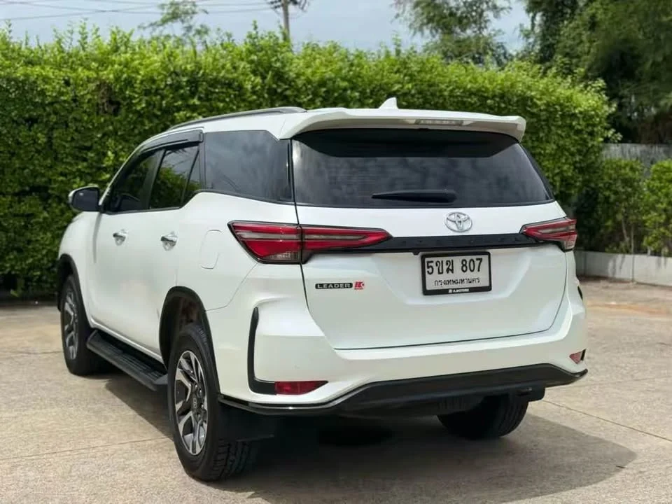 2024 Toyota Fortuner II 3