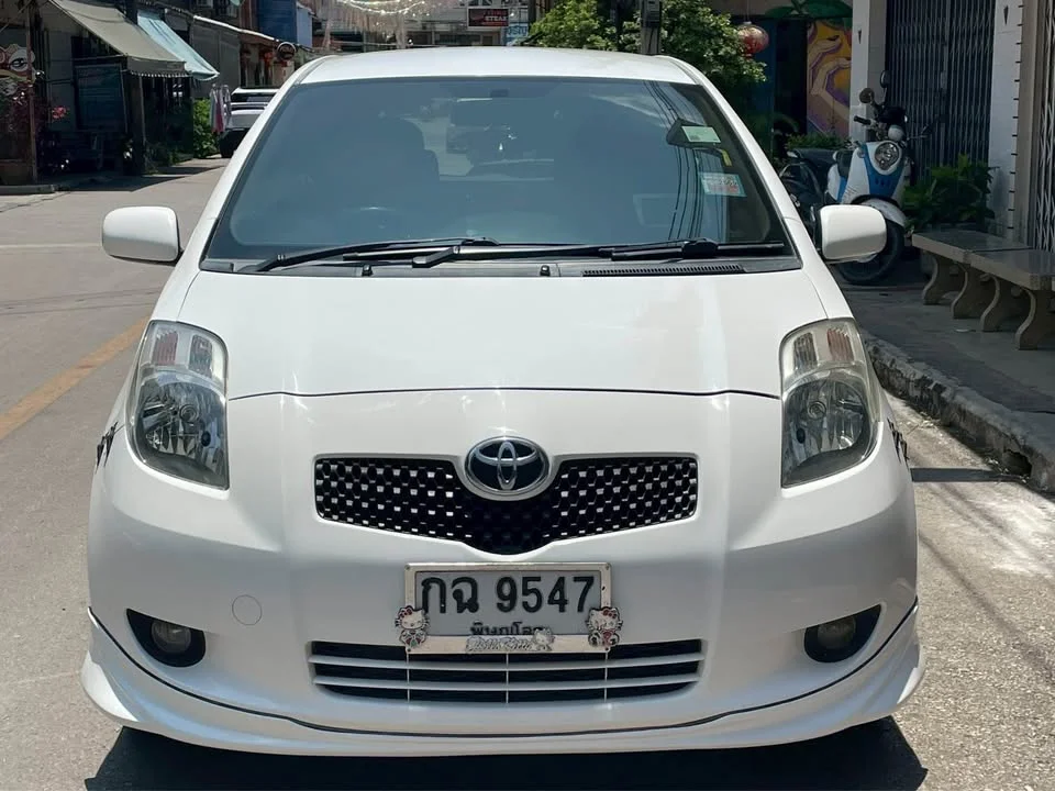 2008 Toyota Yaris II 2