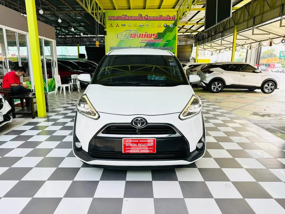2018 Toyota Sienta II 2
