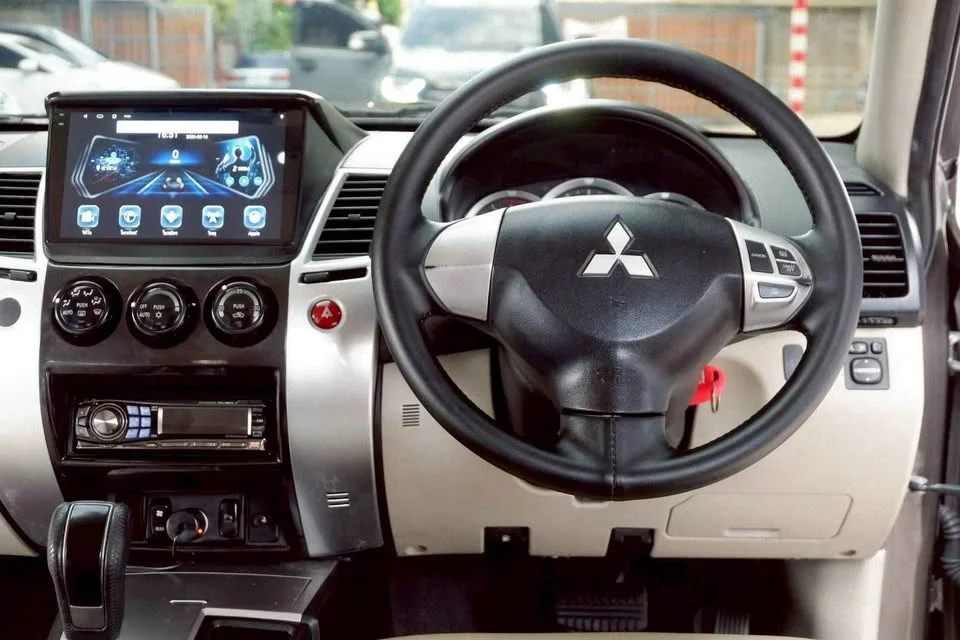 2011 Mitsubishi Pajero Sport II 2