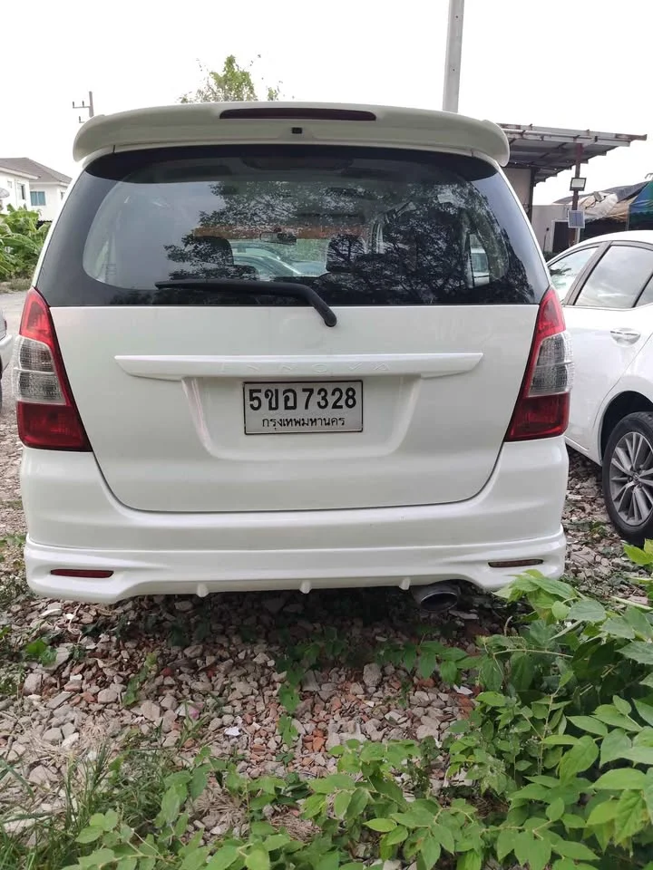 2012 Toyota Innova I 2