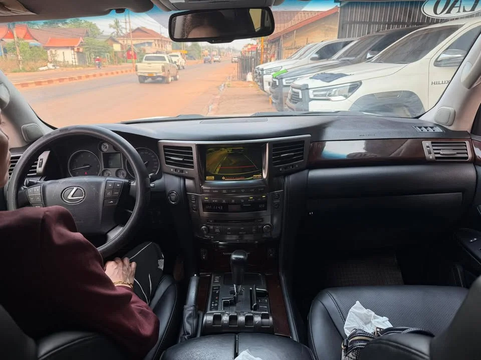 2013 Lexus LX III 2