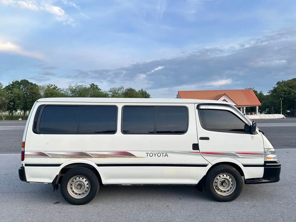2004 Toyota Commuter IV (H100) 2