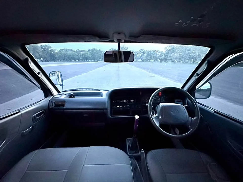 2004 Toyota Commuter IV (H100) 3