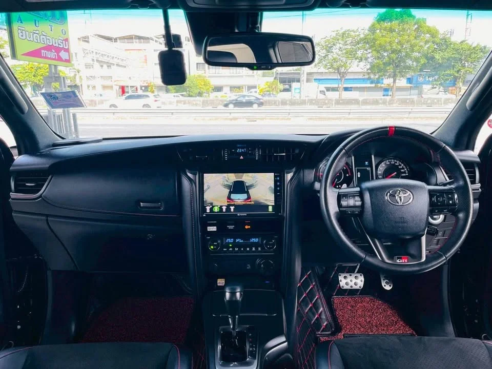 2022 Toyota Fortuner II 2
