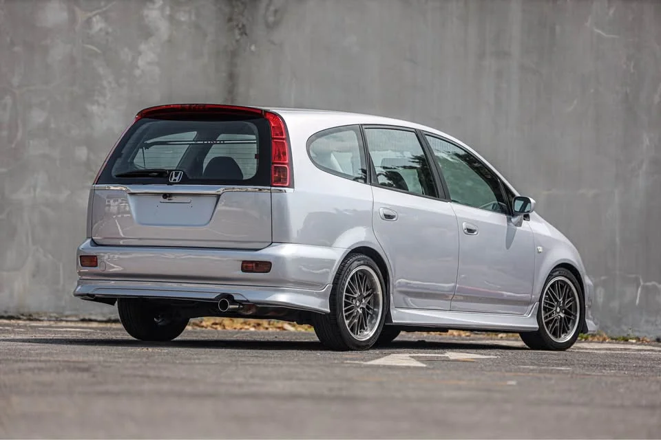 2002 Honda Stream I 2