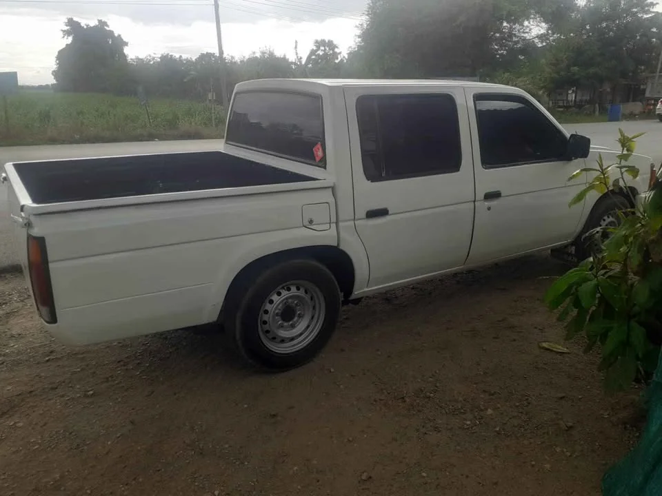 1990 Nissan Big M D21 3