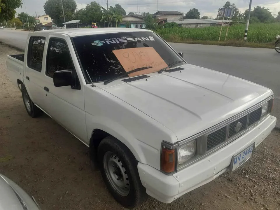 1990 Nissan Big M D21 2