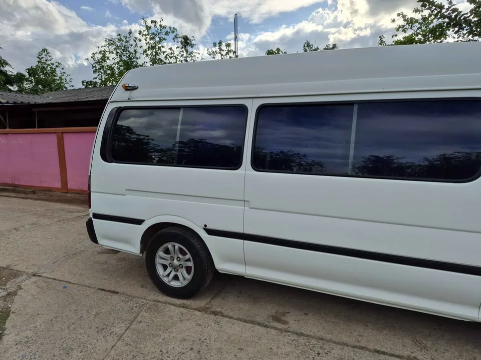 2001 Toyota Commuter IV (H100) 2