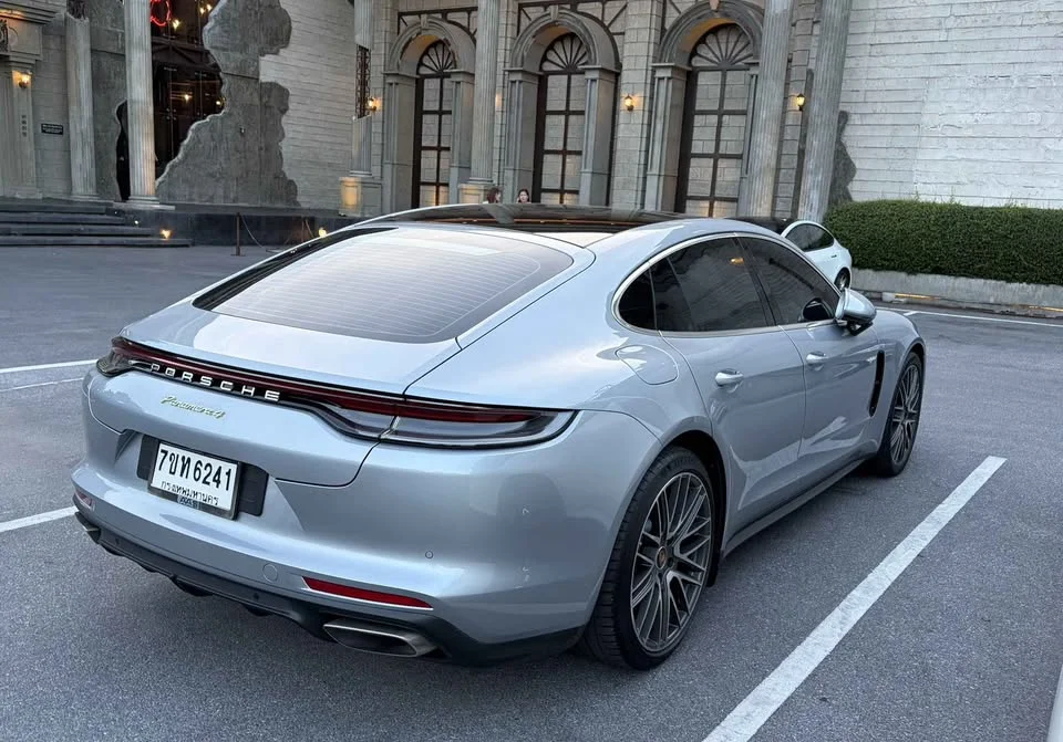2021 Porsche Panamera II 2
