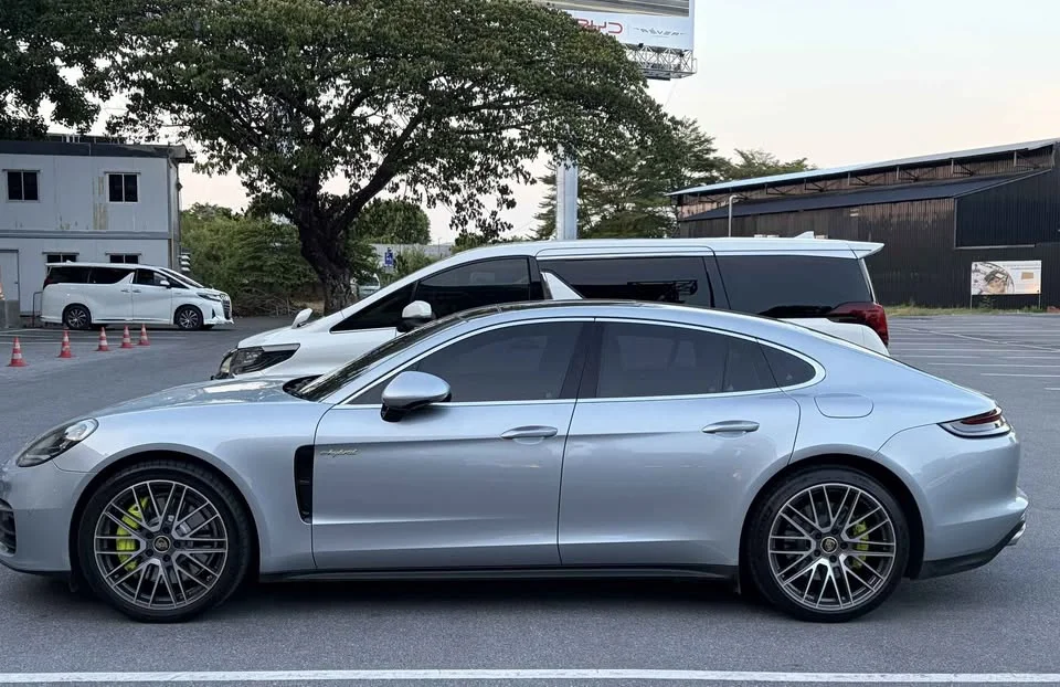 2021 Porsche Panamera II 3