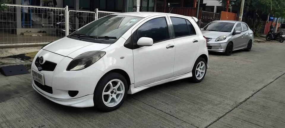 2007 Toyota Yaris II 2