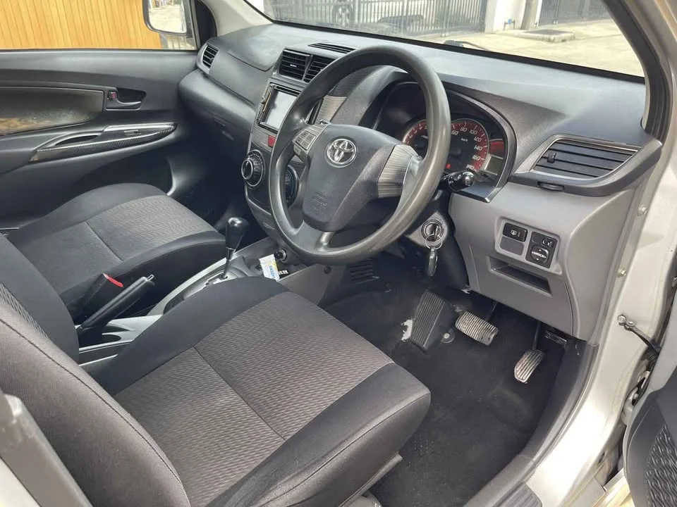 2013 Toyota Avanza II 2
