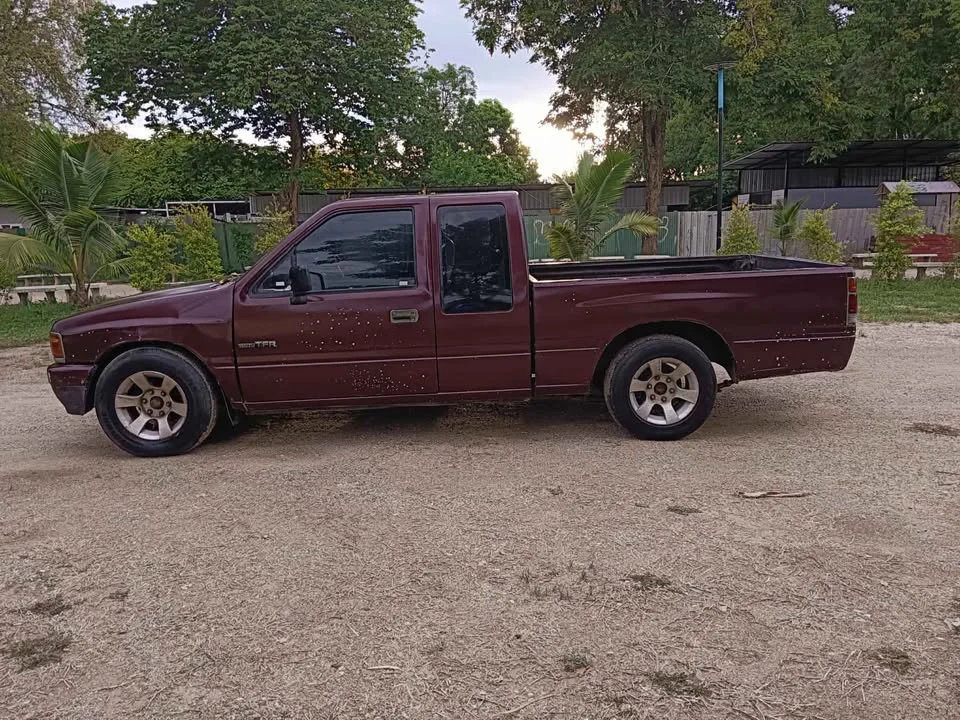 1990 Isuzu TFR III 3