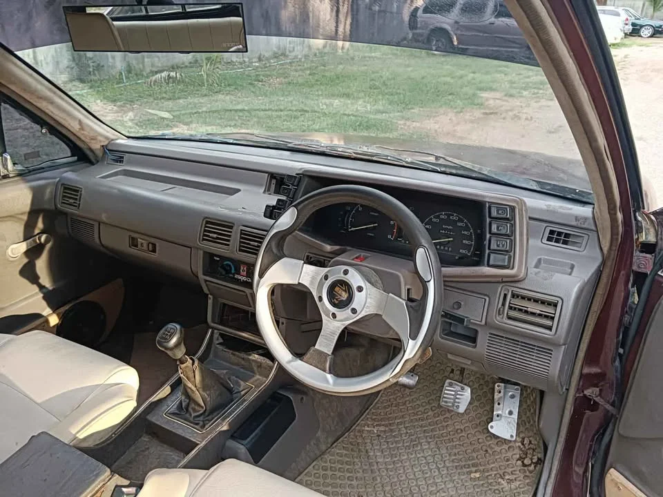 1990 Isuzu TFR III 2