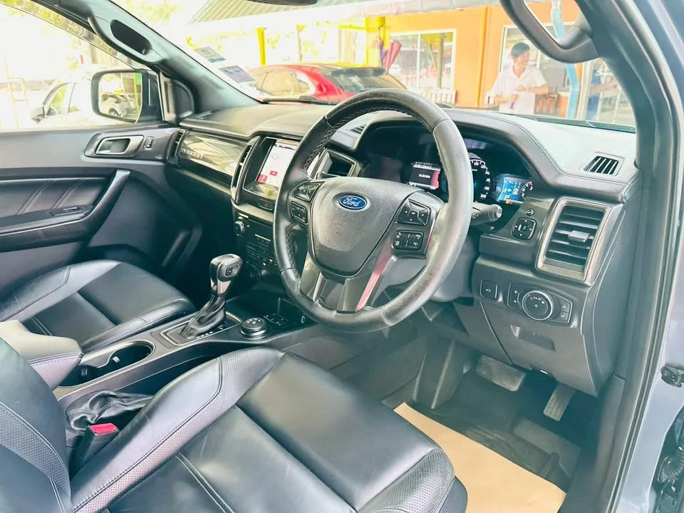 2019 Ford Everest II 2