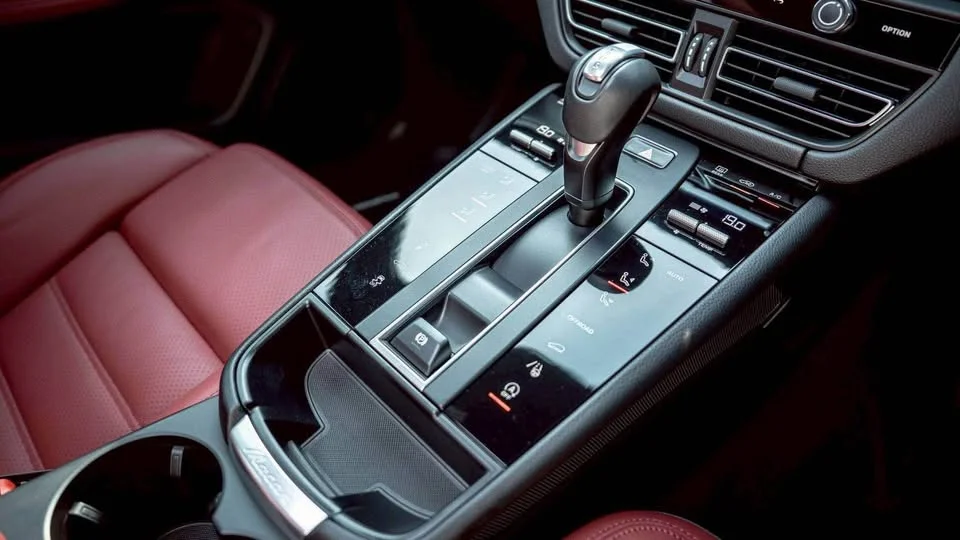 2024 Porsche Macan I 3