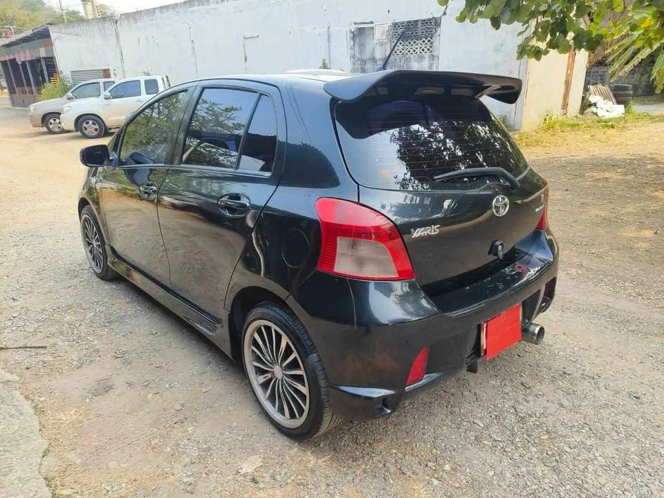 2006 Toyota Yaris II 2