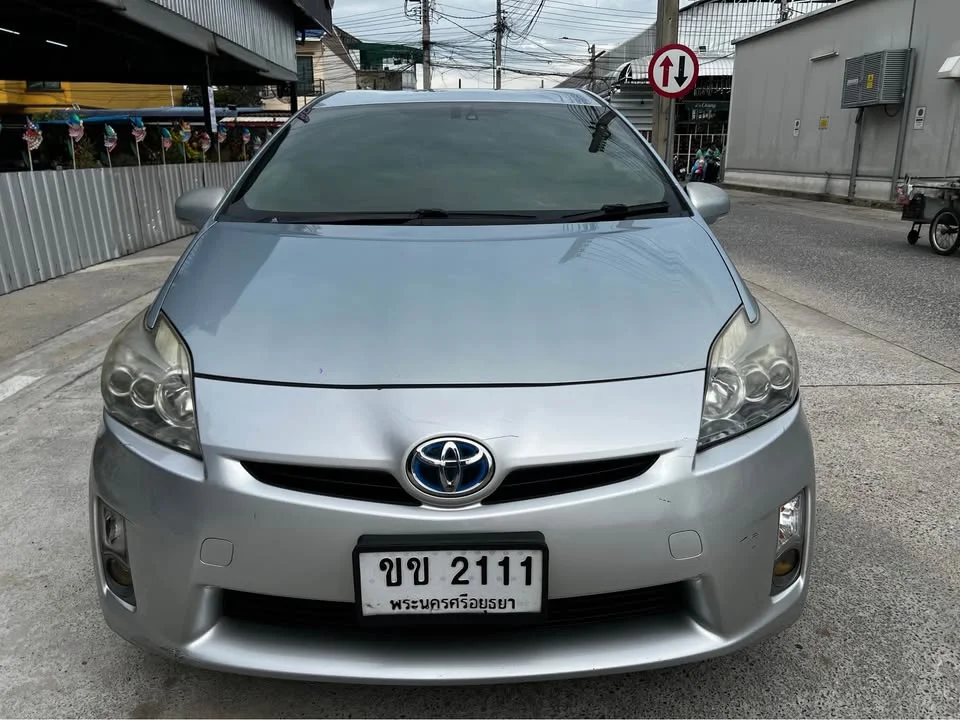 2011 Toyota Prius III 2