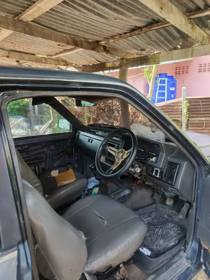 1990 Mazda B2500 IV 3