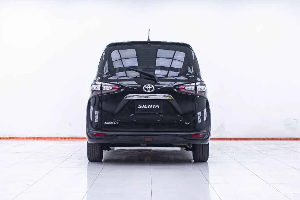 2017 Toyota Sienta II 2