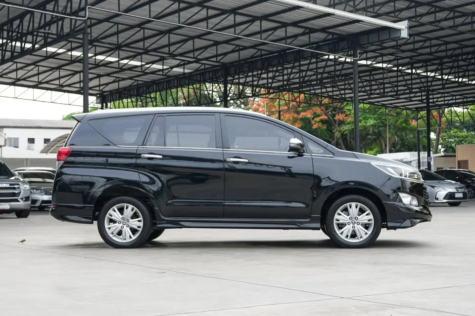 2019 Toyota Innova II 3