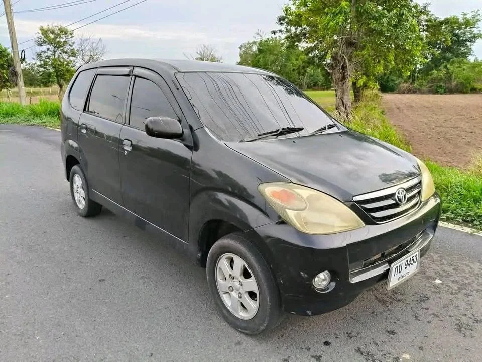 2004 Toyota Avanza I 2