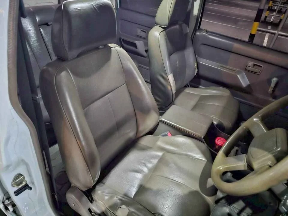 1992 Isuzu TFR III 2
