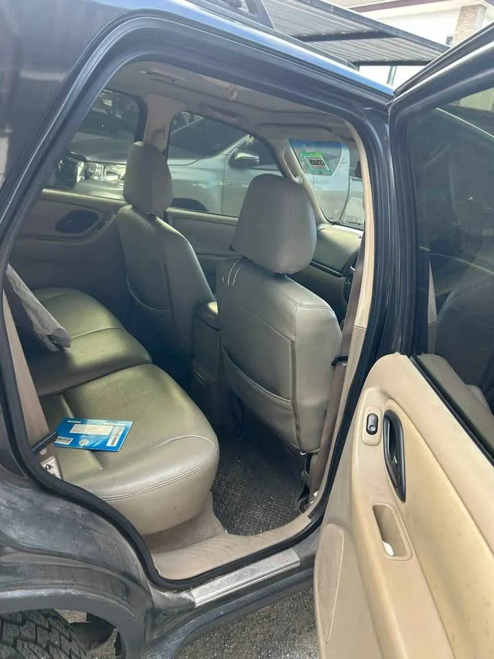 2004 Ford Escape I 3