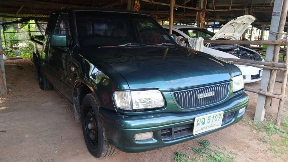 2027 Isuzu Faster Dragon Eyes III 2