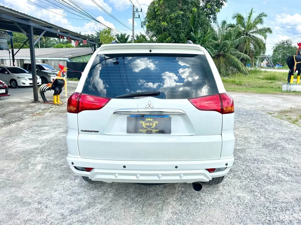 2011 Mitsubishi Pajero Sport II 2