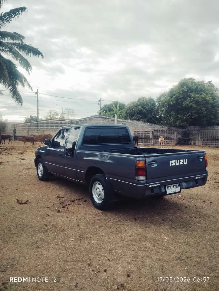 1996 Isuzu TFR III 2