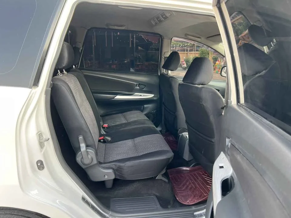 2013 Toyota Avanza II 2