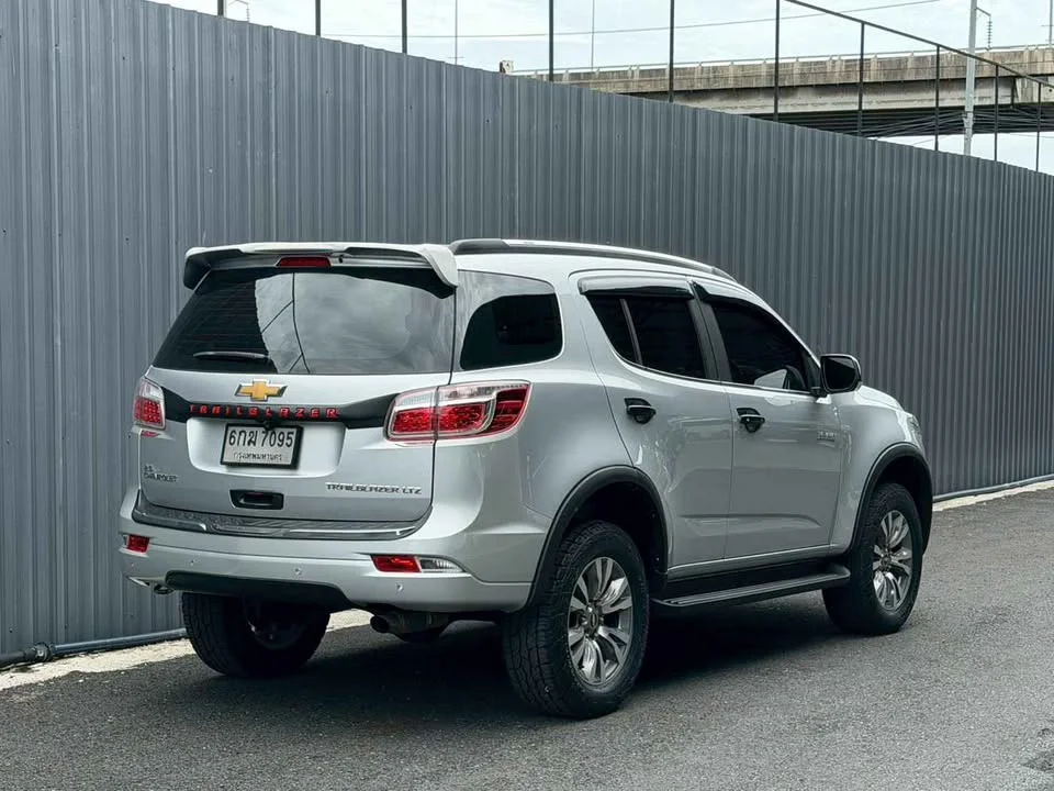 2017 Chevrolet TrailBlazer II 2