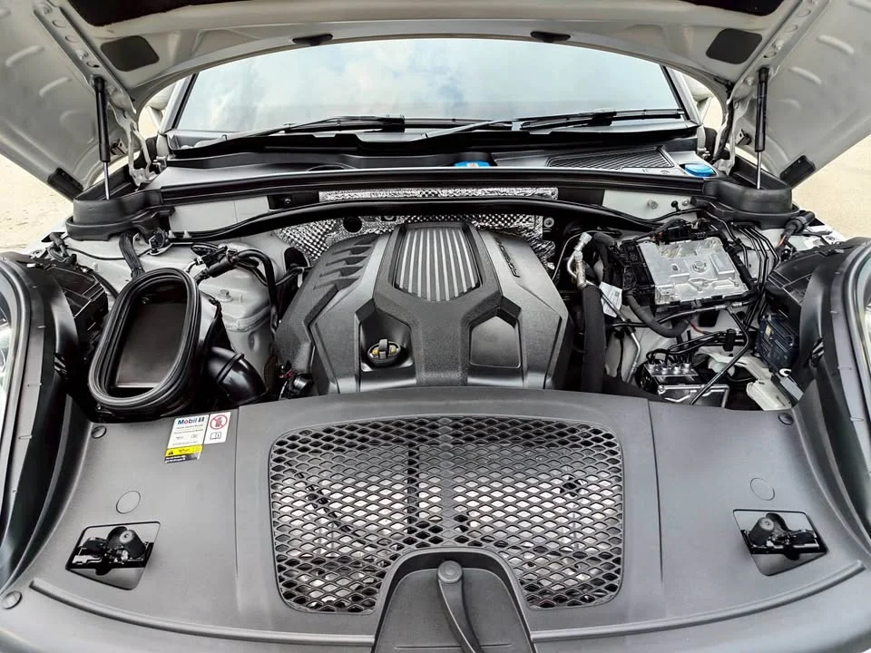 2023 Porsche Macan I 2