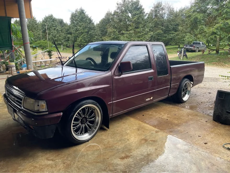 1996 Isuzu TFR III 3