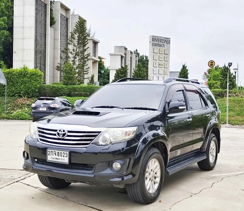2013 Toyota Fortuner I 3