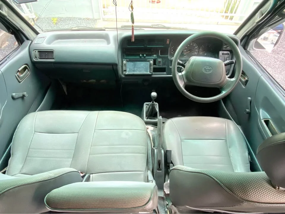 2002 Toyota Commuter IV (H100) 2