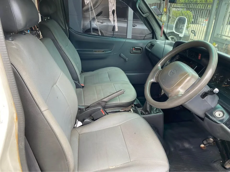 2002 Toyota Commuter IV (H100) 2