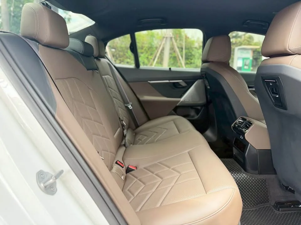 2025 BMW 5er VIII 2