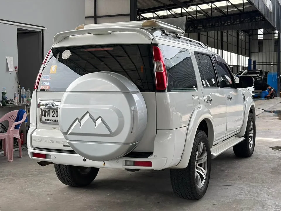 2011 Ford Everest I 2