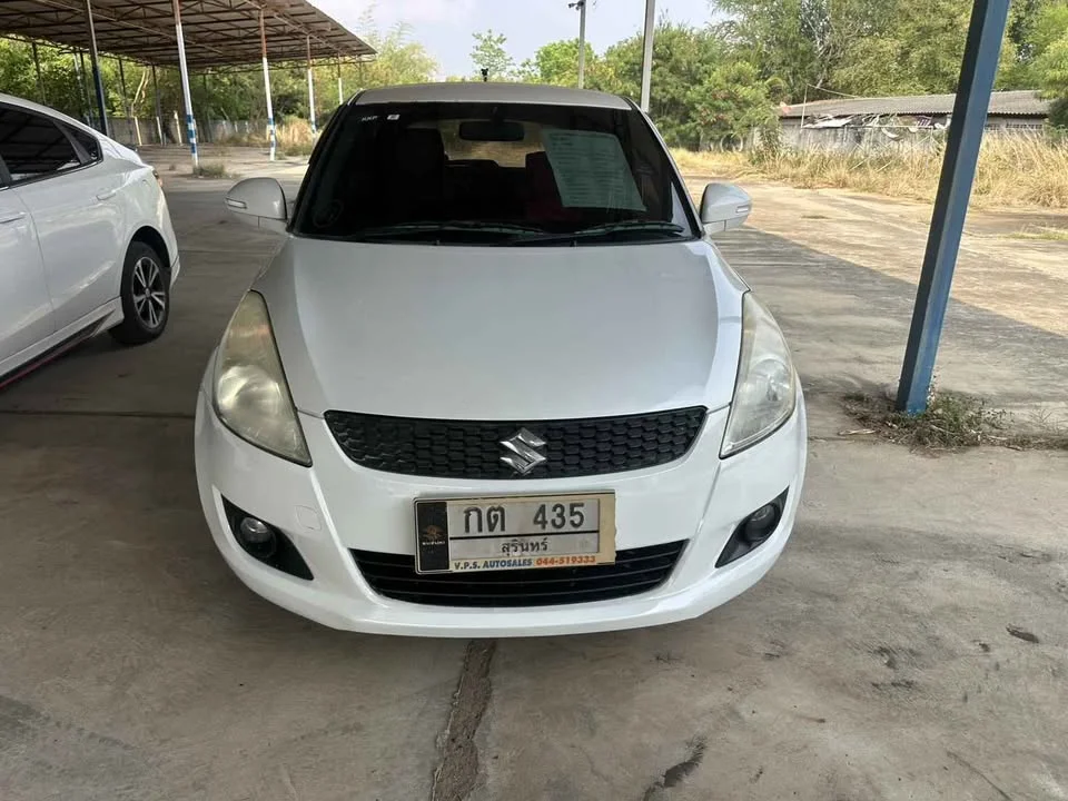 2015 Suzuki Swift II 3