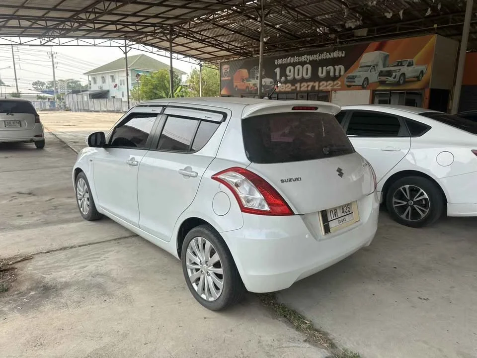 2015 Suzuki Swift II 2