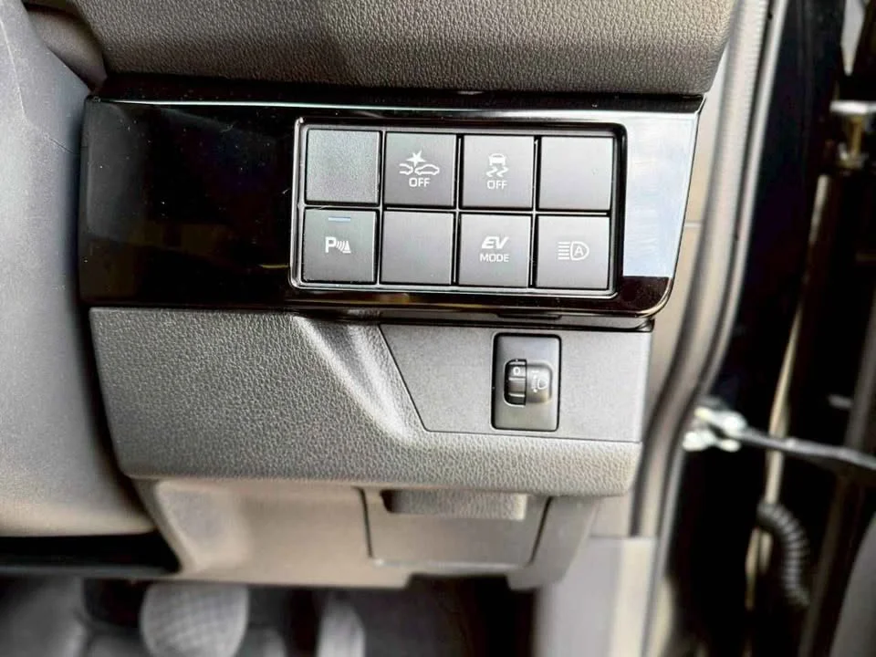 2025 Toyota Yaris Cross AC200 3