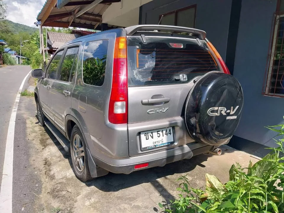 2004 Honda CR-V II 3