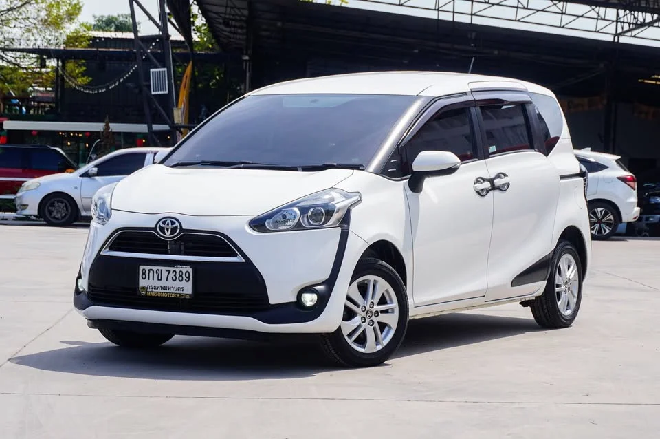 2018 Toyota Sienta II 3
