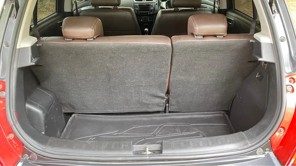 2012 Suzuki Swift II 3