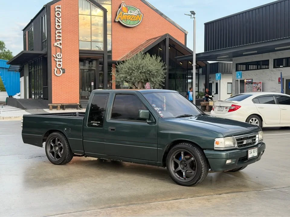 1997 Isuzu TFR III 2