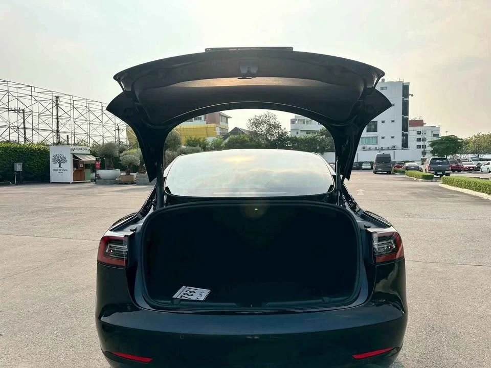 2023 Tesla Model 3 2